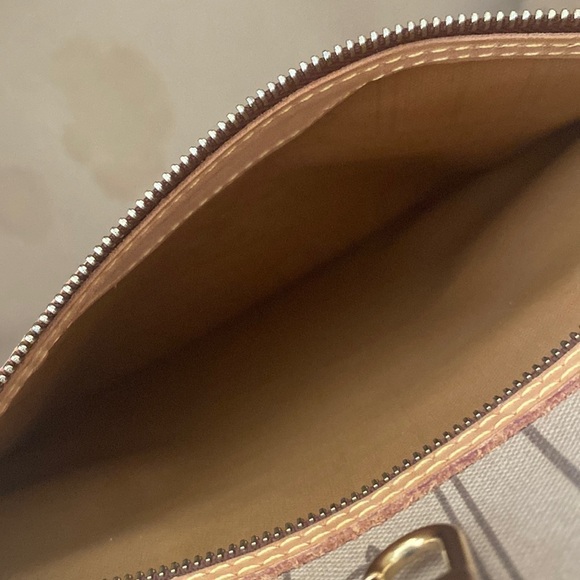 Louis Vuitton Neverfull MM Monogram - Picture 13 of 17